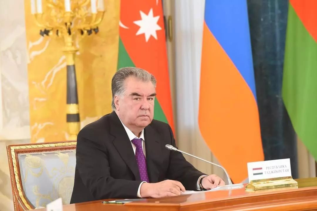 Президент Таджикистана предрек тяжелейший период в истории человечества