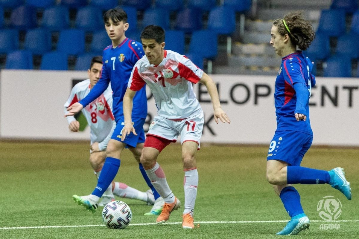 ﻿Моло﻿дые футболисты из Таджикистана одержали вторую победу на турнире в Минске