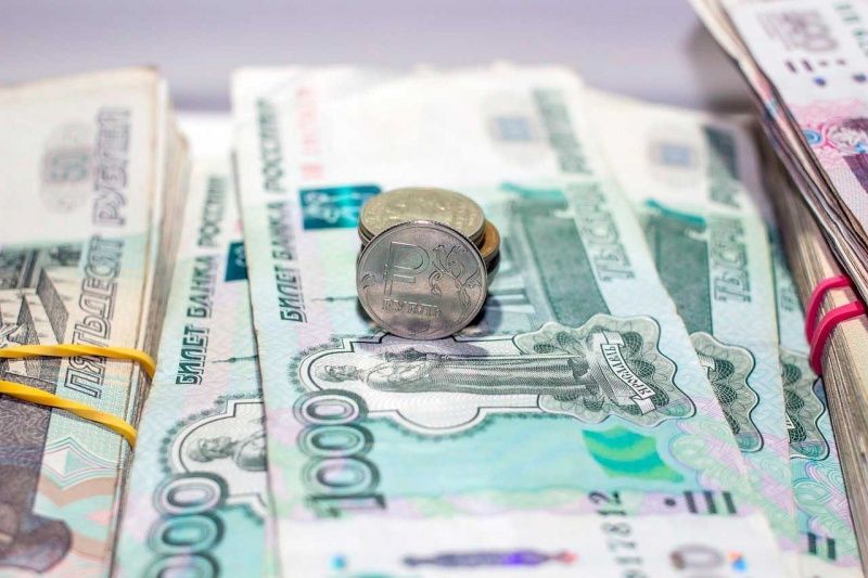 В Таджикистане снизился курс рубля