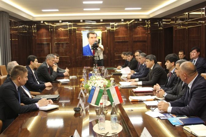 Министры Таджикистана и Узбекистана обсудили совместные проекты в сферах промышленности