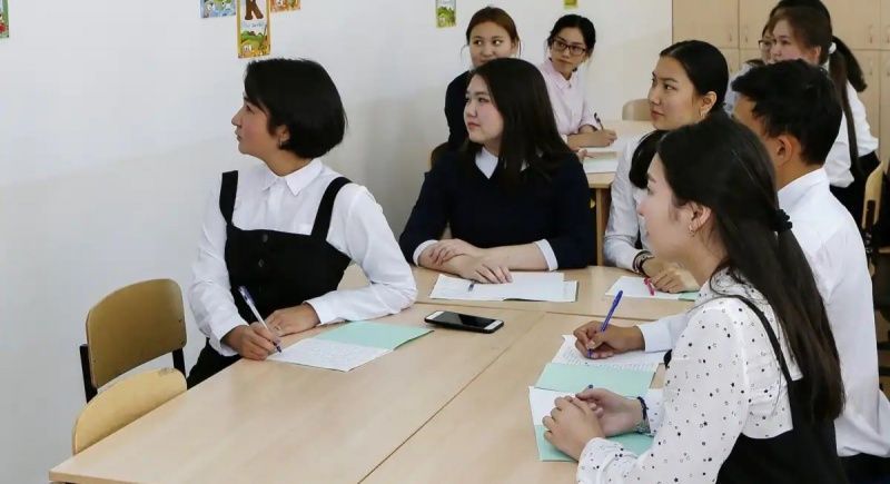 В Казахстане отменили школьную форму, причина – коронавирус