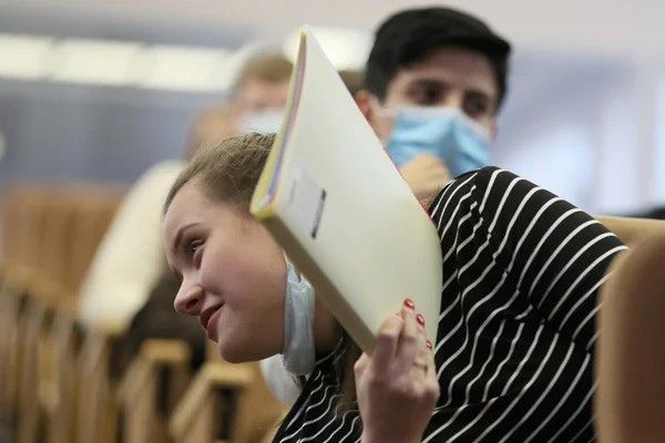Правительство разрешило иностранным студентам въезд в Россию