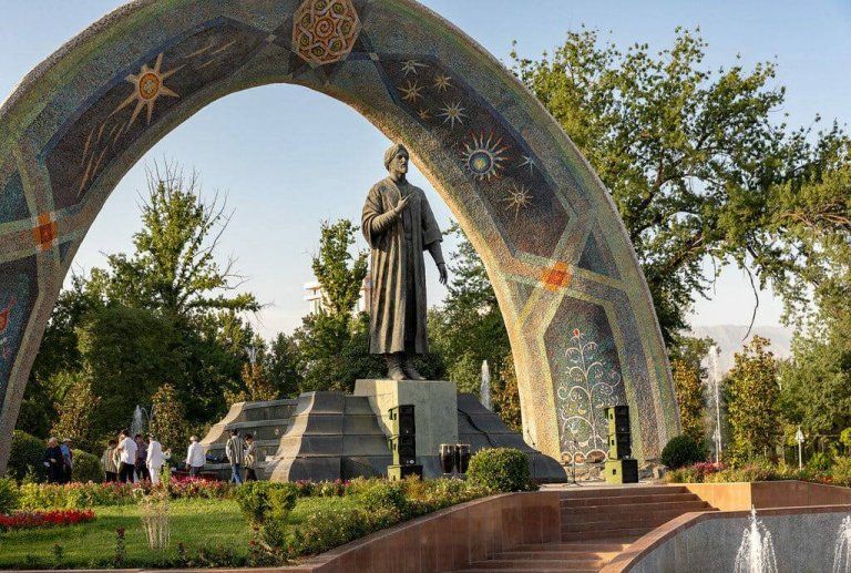 В Таджикистане отмечают день Рудаки. О чём писал и творил великий поэт?