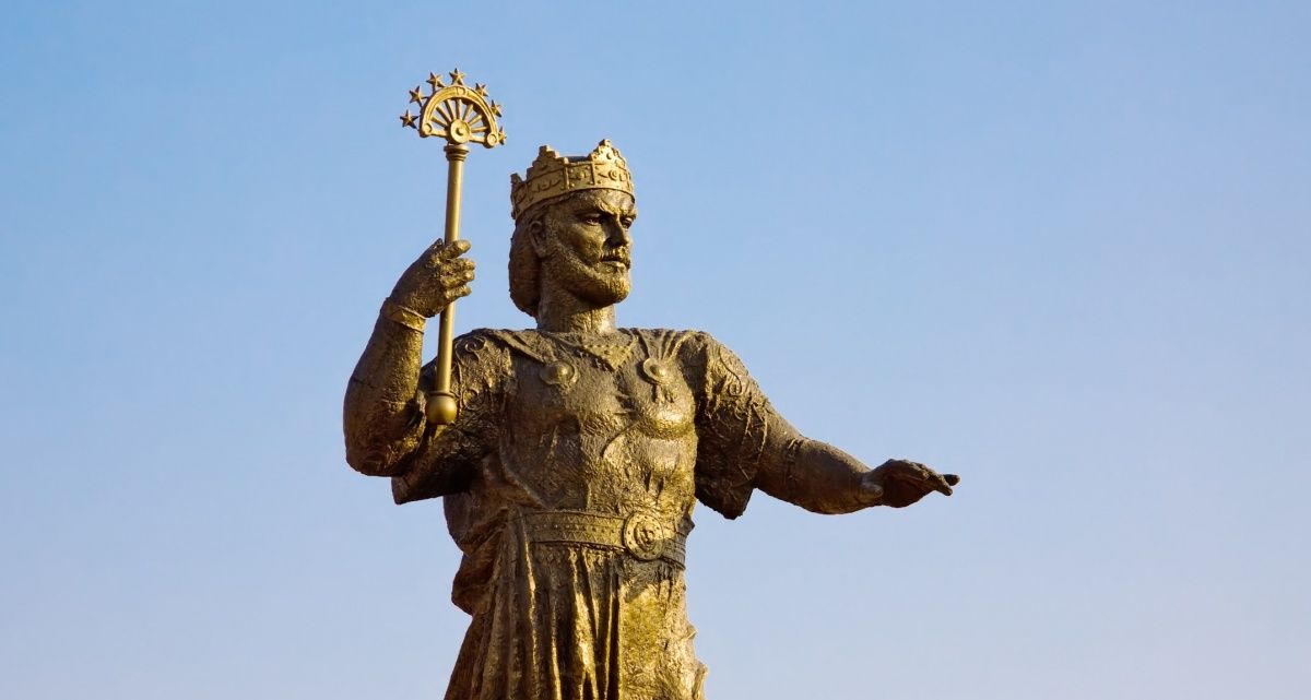 Откуда появилось слово «таджик» и при чем здесь корона? 