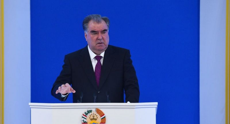 Послание Эмомали Рахмона парламенту перенесено на следующий год Послание Эмомали Рахмона парламенту перенесено на следующий год