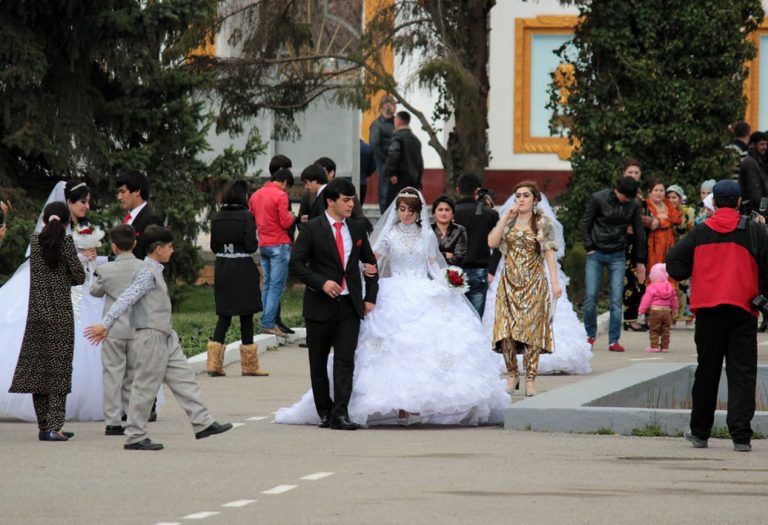В Таджикистане в 2020 году стало меньше браков и разводов