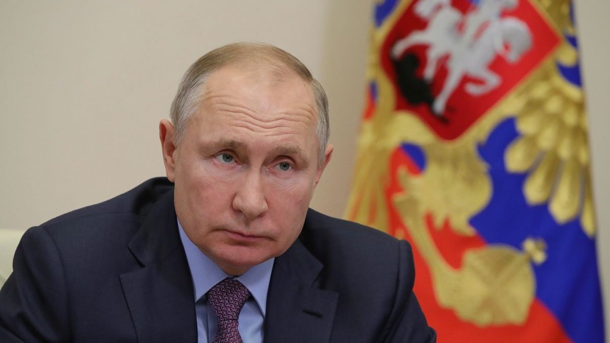 Путин поручил поддерживать русский язык в Таджикистане 