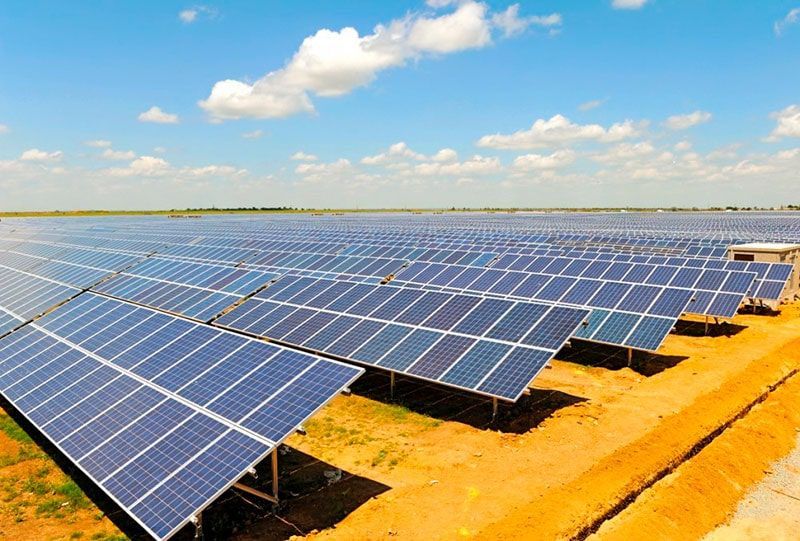 В Узбекистане появилась первая солнечная электростанция