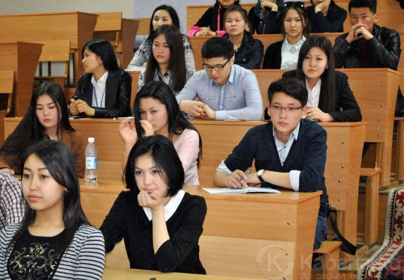 Студенты из Таджикистана смогут вернуться в вузы Кыргызстана