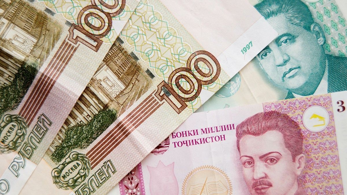 В Таджикистане начал укрепляться рубль