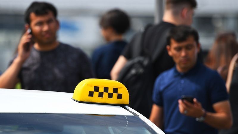 В Ханты-Мансийском регионе России мигрантам запретили работать в такси