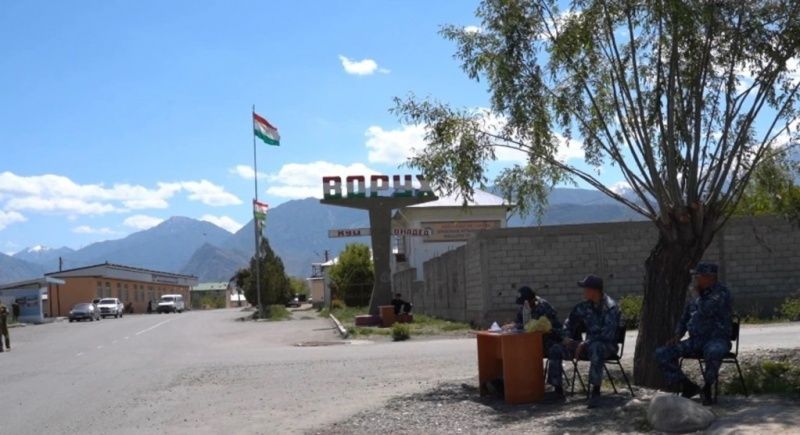 Таджикистан и Кыргызстан выставили милицейские посты на границе