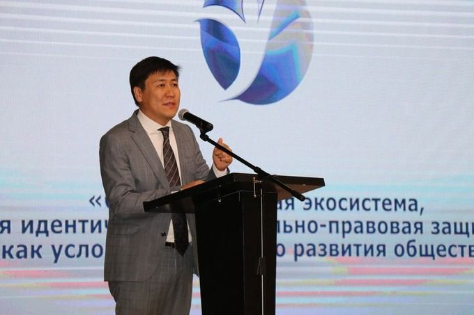 Министра образования Кыргызстана задержали за взятку