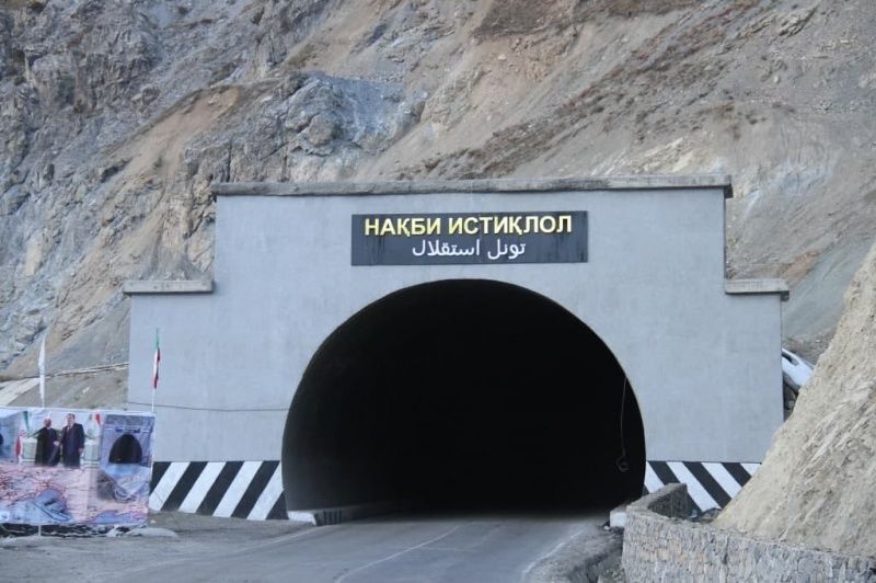 Тоннель "Истиклол" на трассе Душанбе-Худжанд закрывается на ремонт