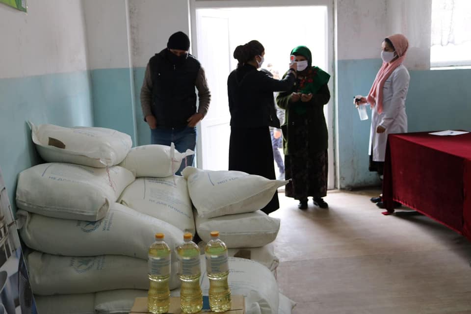 Россия выделила миллион долларов на помощь школьникам Таджикистана