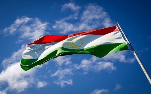 В Таджикистане отмечают День Государственного флага