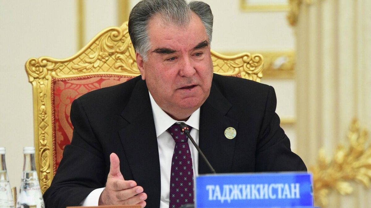 Президент Таджикистана отправился в Армению на саммит ОДКБ