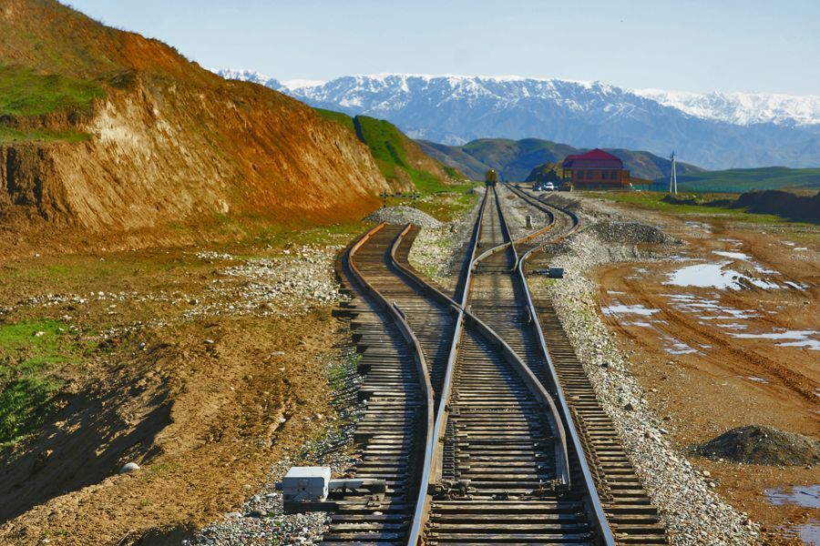 Узбекистан поможет Таджикистану в электрификации железной дороги