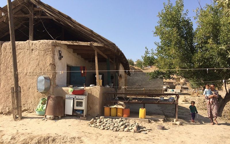 Начались выплаты социальных пособий малообеспеченным семьям в Таджикистане