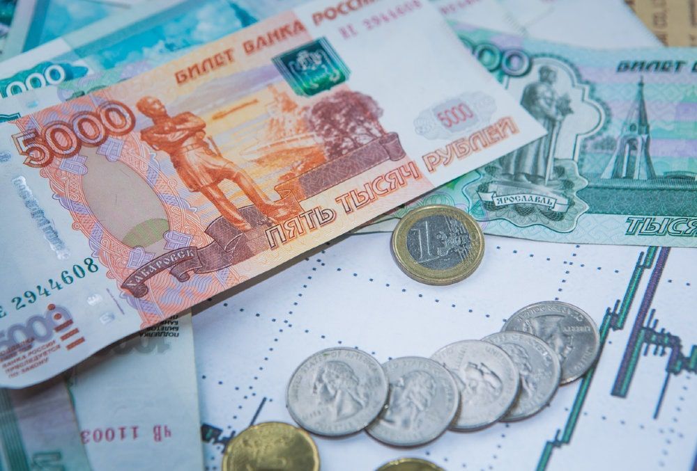 В октябре рубль стабильно растет 