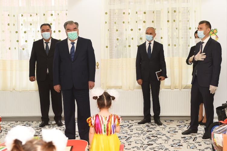Дар Хуҷанд барои 200 кӯдаки ятиму бепарастор кӯдакистон бунёд гардид Дар Хуҷанд барои 200 кӯдаки ятиму бепарастор кӯдакистон бунёд гардид