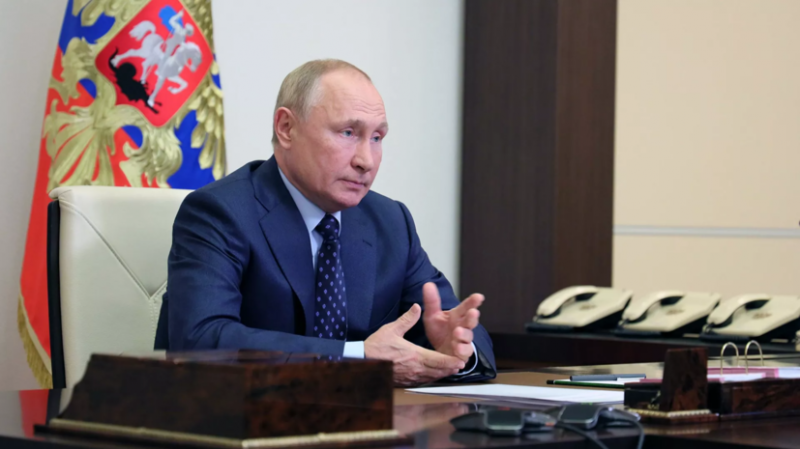 Путин: Ба ҳадди ақал донистани забони русӣ ба муҳоҷирони корӣ ҳатмӣ аст