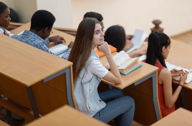 Для учебы в колледжах и вузах узбекистанцы выбирают Таджикистан 