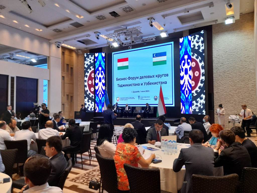 Узбекские бизнесмены приехали на бизнес-форум в Душанбе