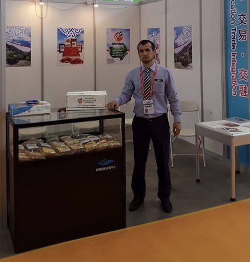 Таджикские орехи и сухофрукты представили на выставке ЭКСПО-2022 в Шанхае