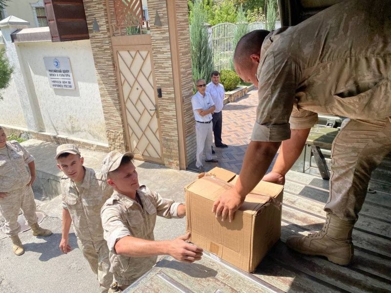 Россия отправила в Таджикистан 65 коробок с учебниками