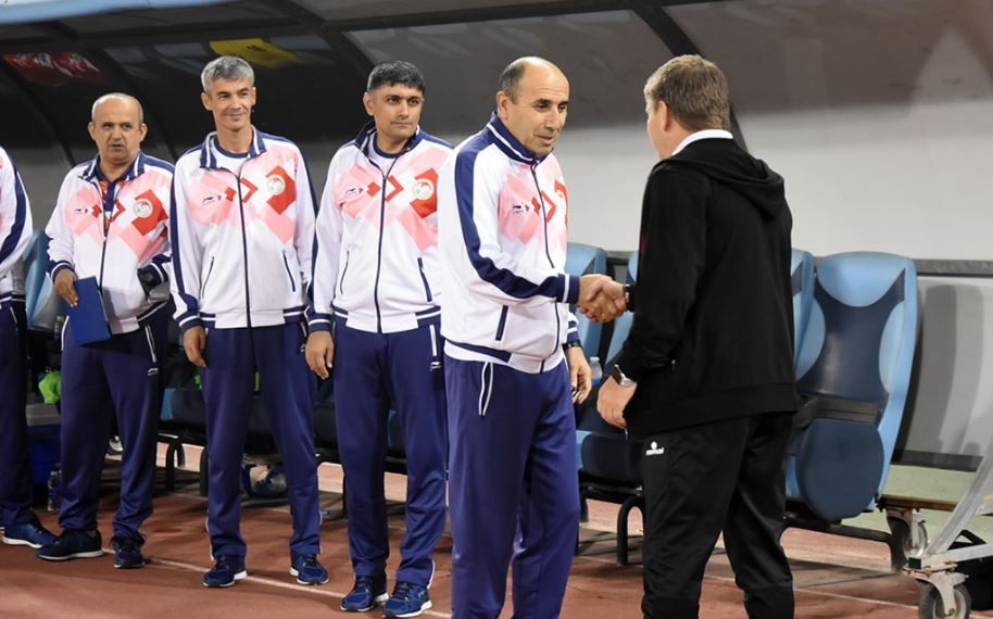 Таджикские тренеры перешли в футбольный клуб Узбекистана