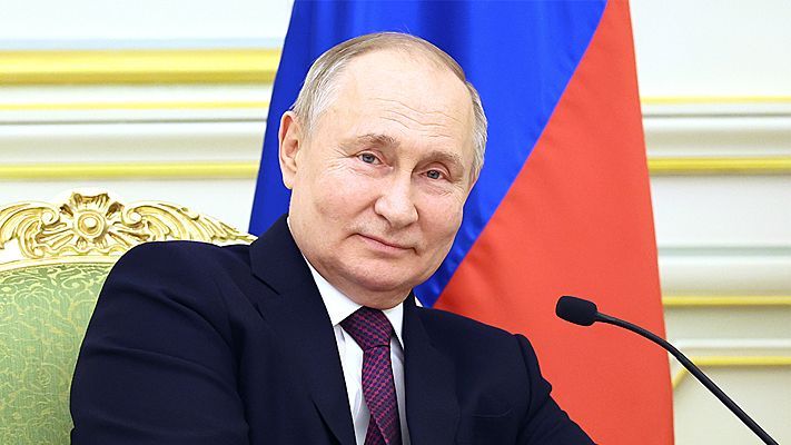 Владимир Путин гуфт, дар интихоботи раёсатҷумҳурии Русия ширкат хоҳад кард