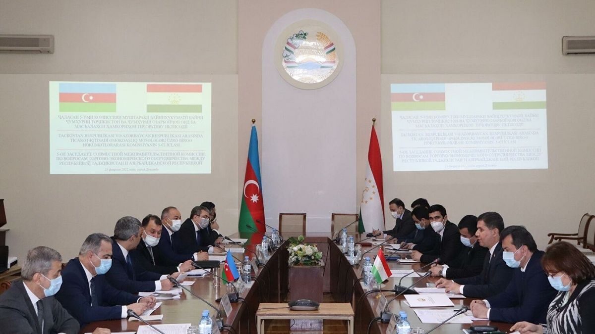 Таджикистан и Азербайджан выступили за увеличение товарооборота