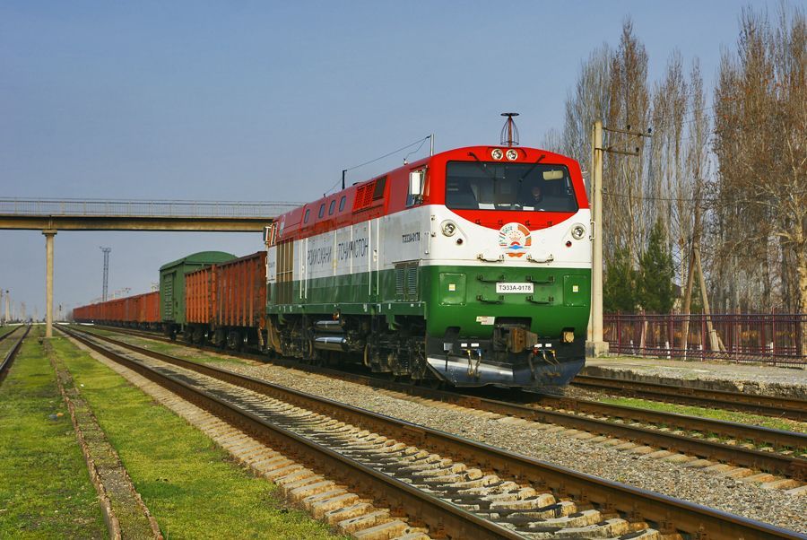 День работников железной дороги: как в Таджикистане появились поезда