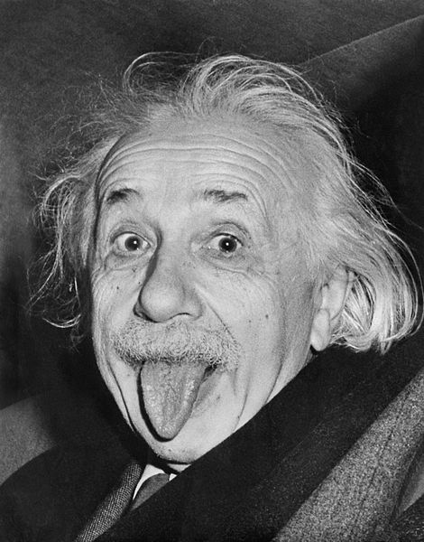 Маяковский, Эйнштейн и Хемингуэй – самые распространенные фейки про известных личностей