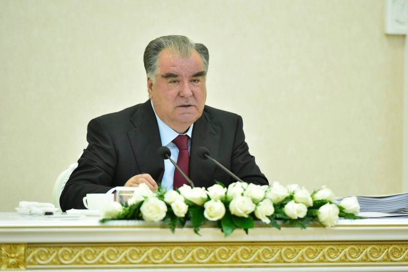 Эмомали Рахмон поздравил таджикистанцев с началом Рамазана