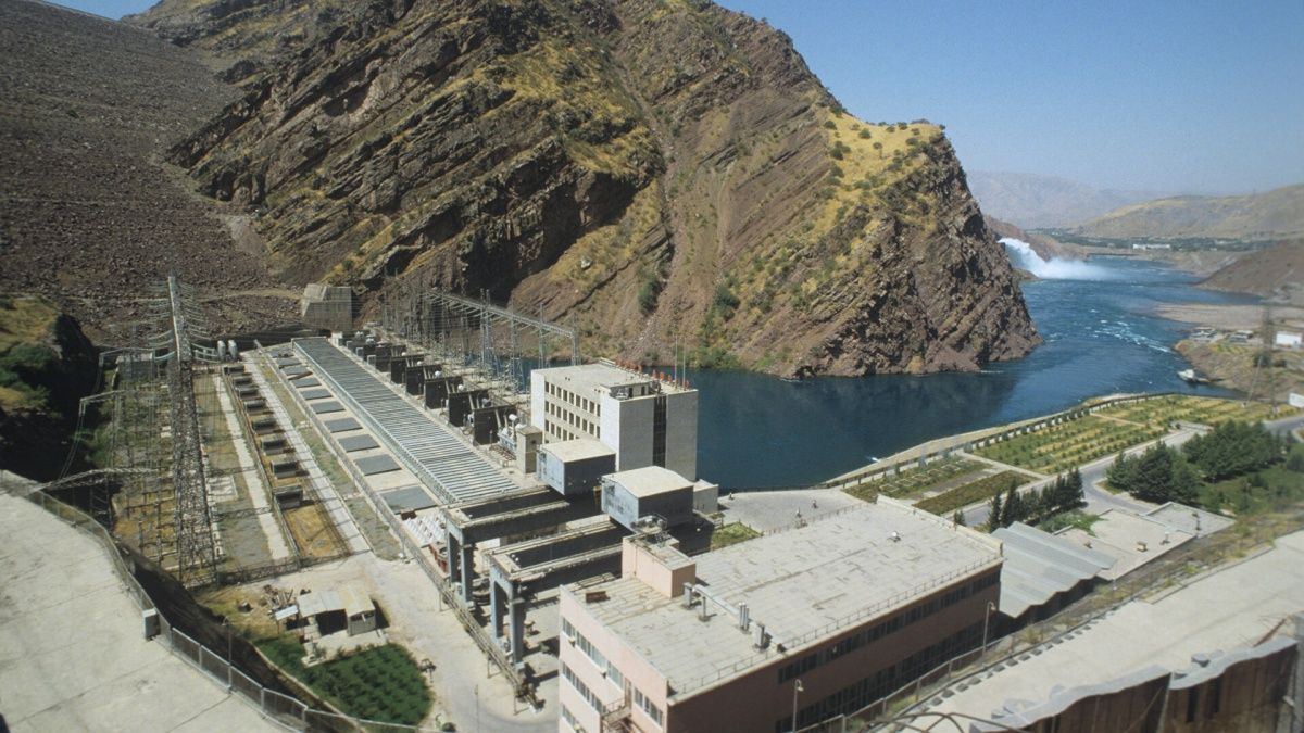 Названы причины ремонта двух ГЭС в Таджикистане 