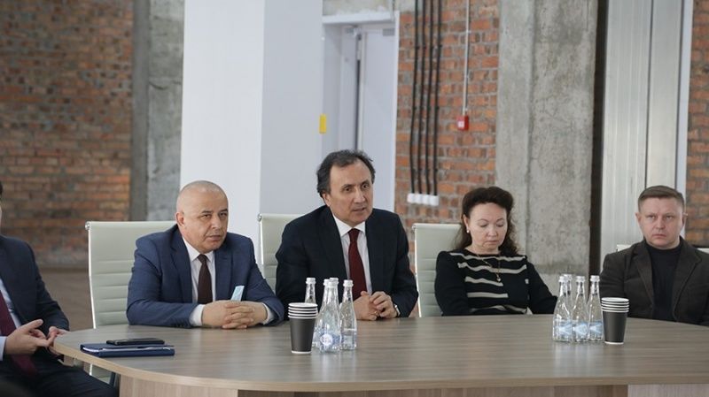 В Новосибирске отметили необходимость возвращения специалистов из Таджикистана В Новосибирске отметили необходимость возвращения специалистов из Таджикистана