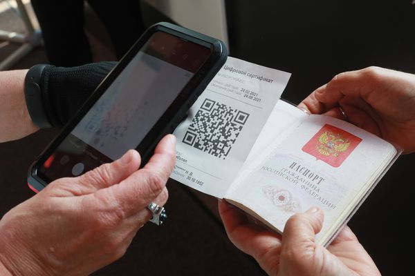 В России меняют правила предоставления QR-кодов для авиапассажиров