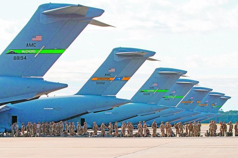С помощью своих самолётов США хотят закрепиться в Таджикистане и Узбекистане