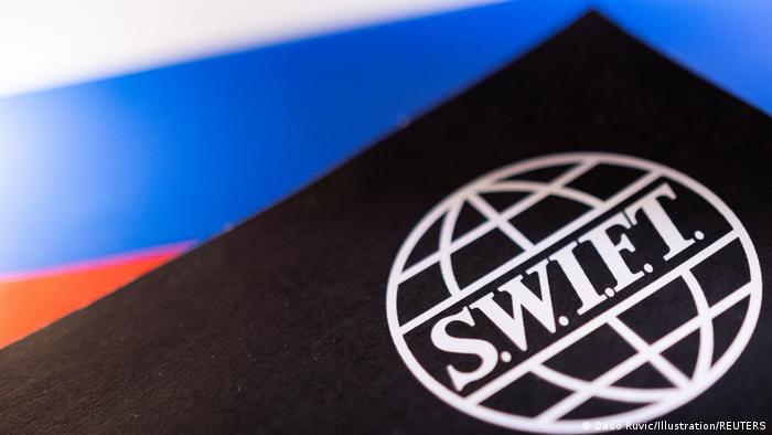 SWIFT отключила от системы 7 банков России