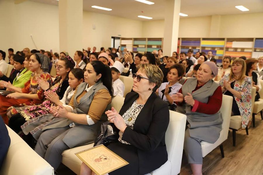 Более 50 исследователей из Турсунзаде приняли участие в конференции имени Д.И. Менделеева