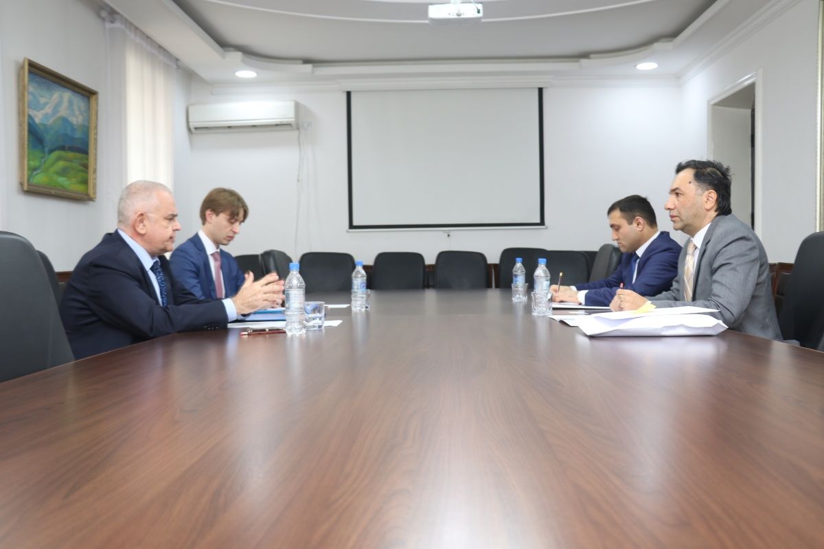 Гендиректор «Дипсервиса» встретился с послом России в Душанбе 