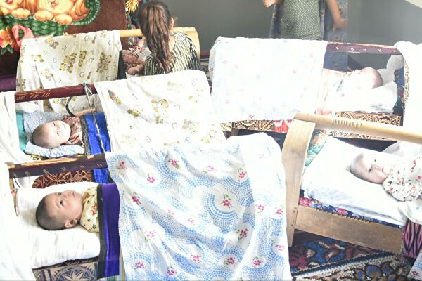 Панҷгоникҳо дар рӯзи кӯдакон соҳиби хонаи нав шуданд Панҷгоникҳо дар рӯзи кӯдакон соҳиби хонаи нав шуданд