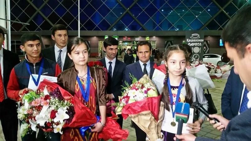 170 школьников и студентов получат Стипендию Председателя Душанбе