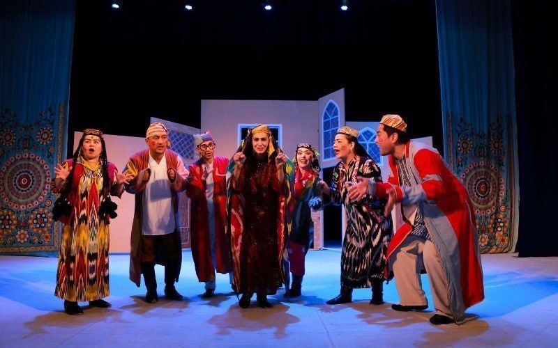 Худжандский театр покажет спектакль на международном фестивале в России