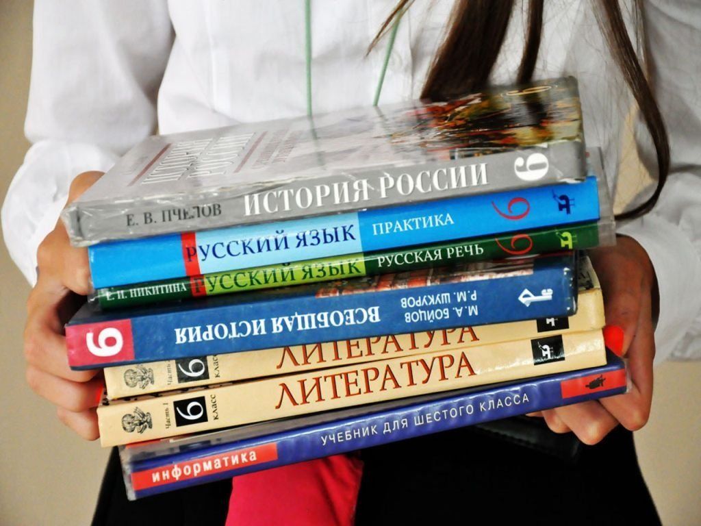 Обсужден вопрос адаптации российских учебников под таджикские школы