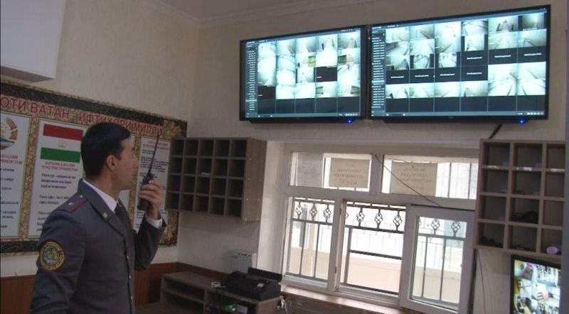 На пешеходных переходах в Душанбе установили камеры наблюдения