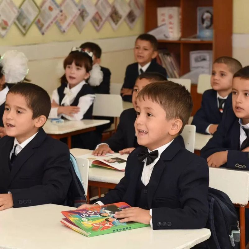 Россия отправила гуманитарную помощь школам Таджикистана