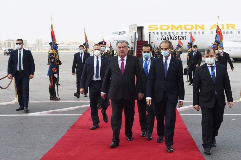 Президент и министры Таджикистана посетили Египет